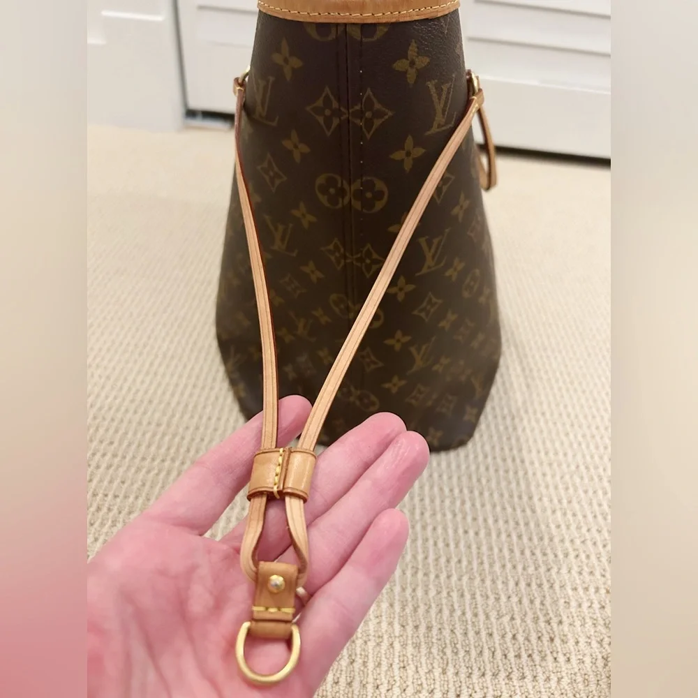Well-cared-for Louis Vuitton Neverfull GM - Picture 9 of 15